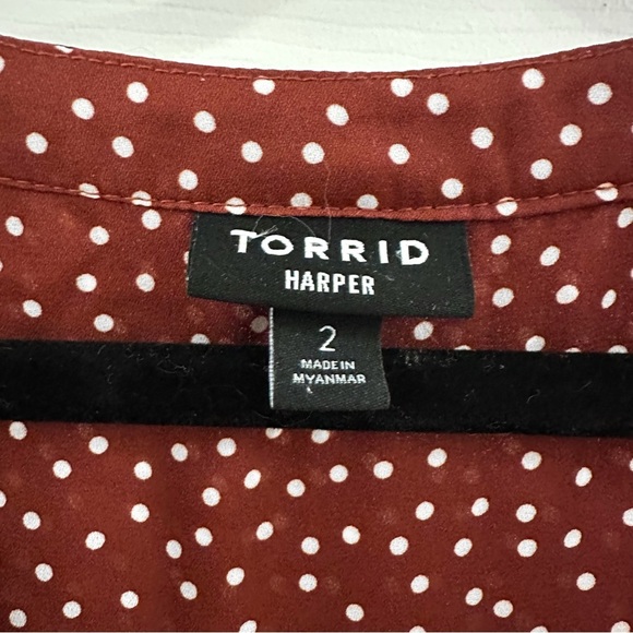 Torrid Harper Sleeveless Polka Dot Pleated Back Top Burgundy White Crimson sz 2 - Picture 6 of 7